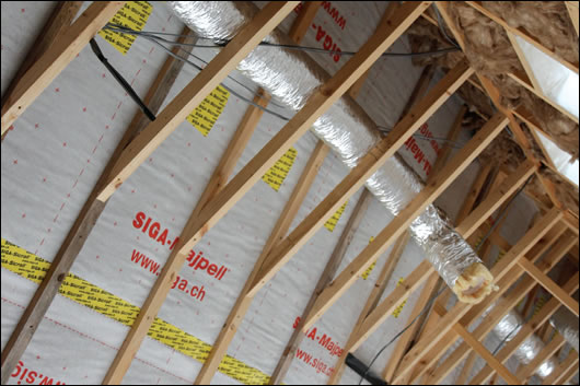Siga’s Majpell membrane was used on the inside of the build-up, as were the Swiss manufacturer's (bottom) airtightness tapes 0502-ISiga’s Majpell membrane was used on the inside of the build-up, as were the Swiss manufacturer's (bottom) airtightness tapes