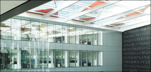 The building’s multi-storey glazed atrium were “of great importance” to the architect and developer, and the lighting team’s brief was not only to highlight the ‘letter wall’ feature but to create moods and shadows of light in the atrium space