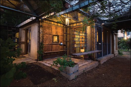 ADVANCED GREEN BUILDER DEMONSTRATION HOME & WORKPLACE, Austin, Texas