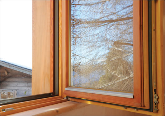 Typical window jamb detail in the house – all windows are tripleglazed and argon filled