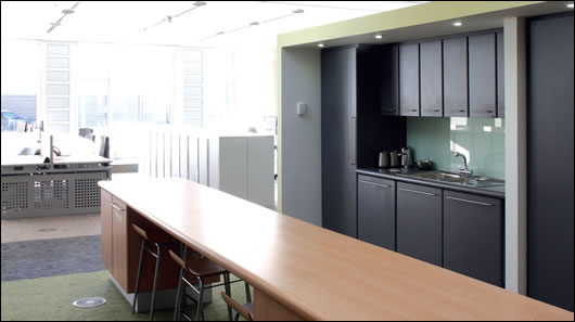 Each room in the building is fitted with daylight sensors. All lights turn themselves off Each room in the building is fitted with daylight sensors. All lights turn themselves off